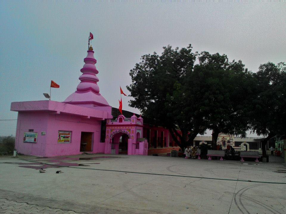 Nearby Temple - in the premises of Changapur Hanuman Temple