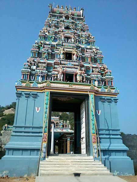 450px-Entrance_view, Veera Vijaya Anjaneya Temple, Dakshina Pathapalayam, Vellore
