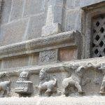 800px-Window_and_other_carvings, Panchanatheeswar Vadugurnathar Temple, Thiruvandarkoil, Puducherry