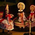 Kathakali_on_8th_day_of_Utsavam_in_Sree_Krishna_Temple