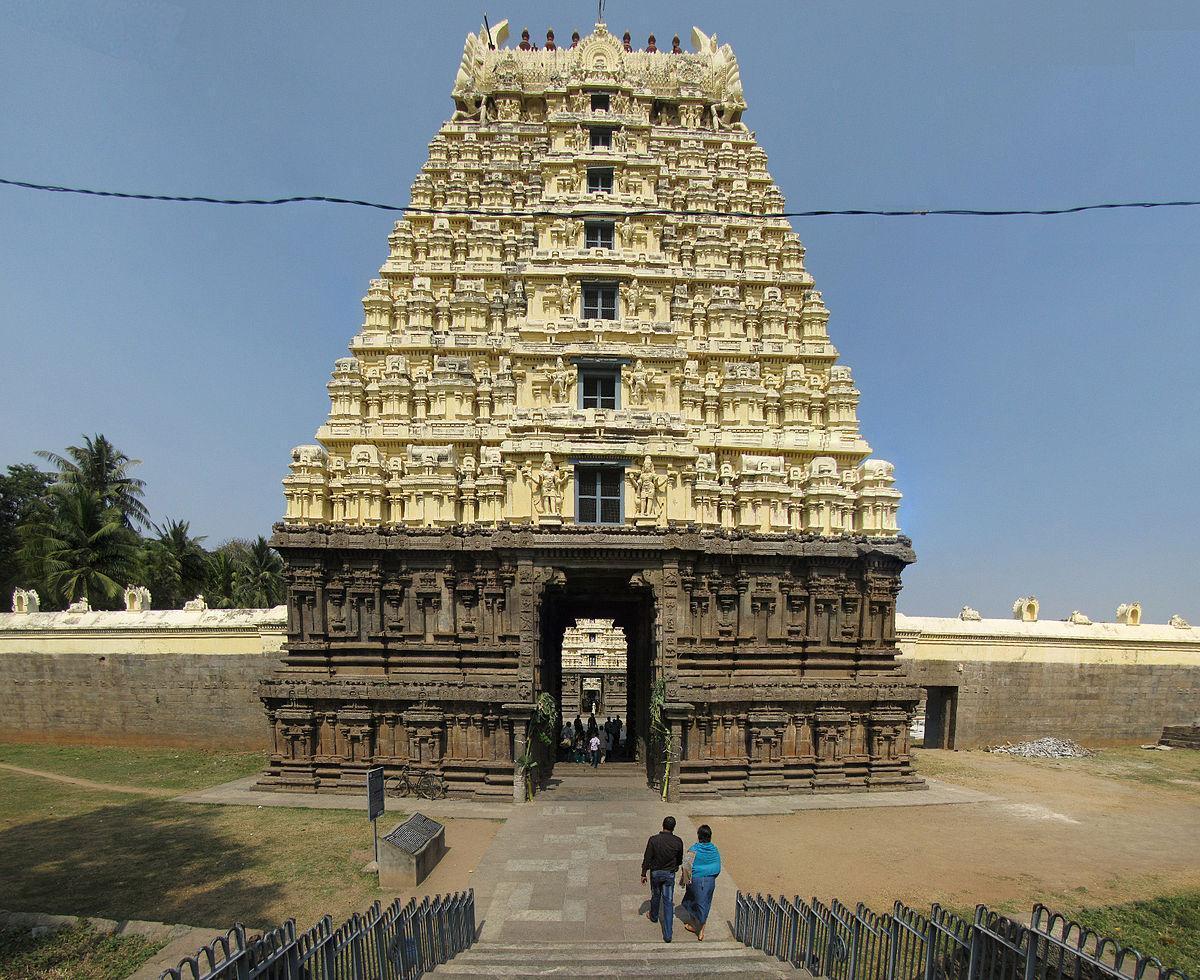1200px-Jalakandeswari_Temple_Vellore,_Tamil_Nadu
