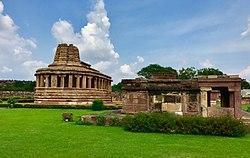 250px-8th_century_Durga_temple_exterior_view,_Aihole_Hindu_temples_and_monuments_3