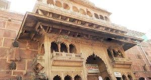 banke-bihari-temple-vrindavan-indian-tourism-aarti-timings