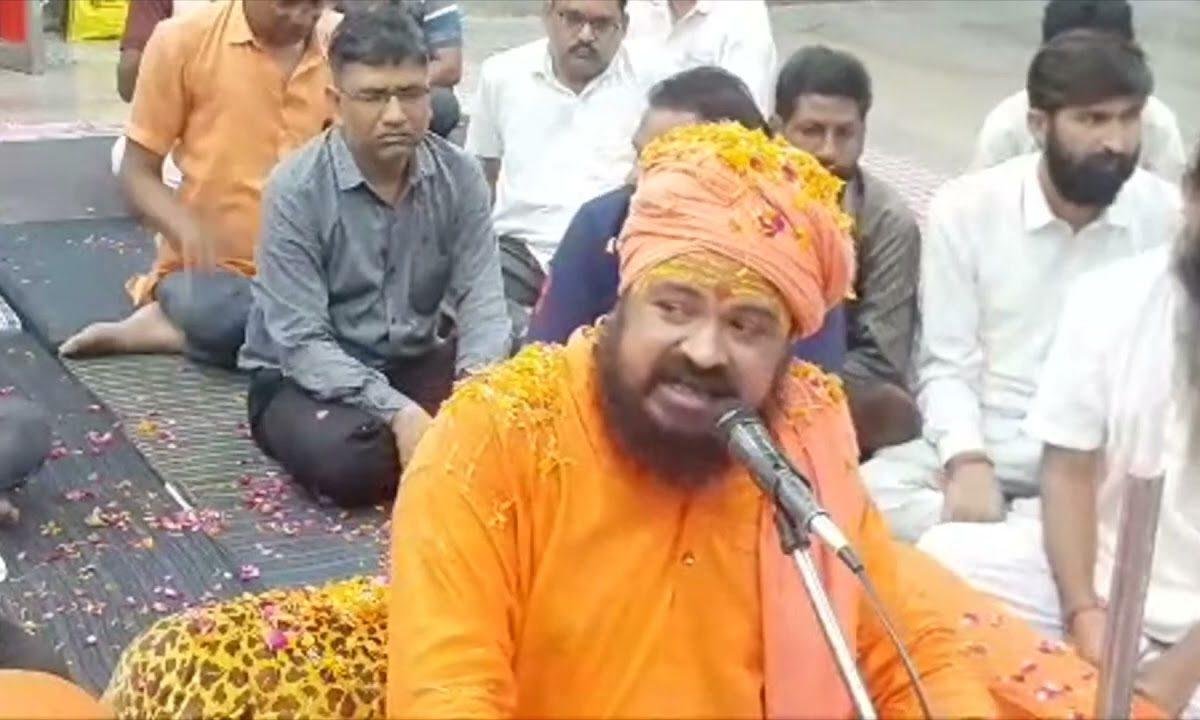 सादा जीवन सुख से जीना अधिक लड़ाना ना चाहिए Lyrics, Video, Bhajan, Bhakti Songs