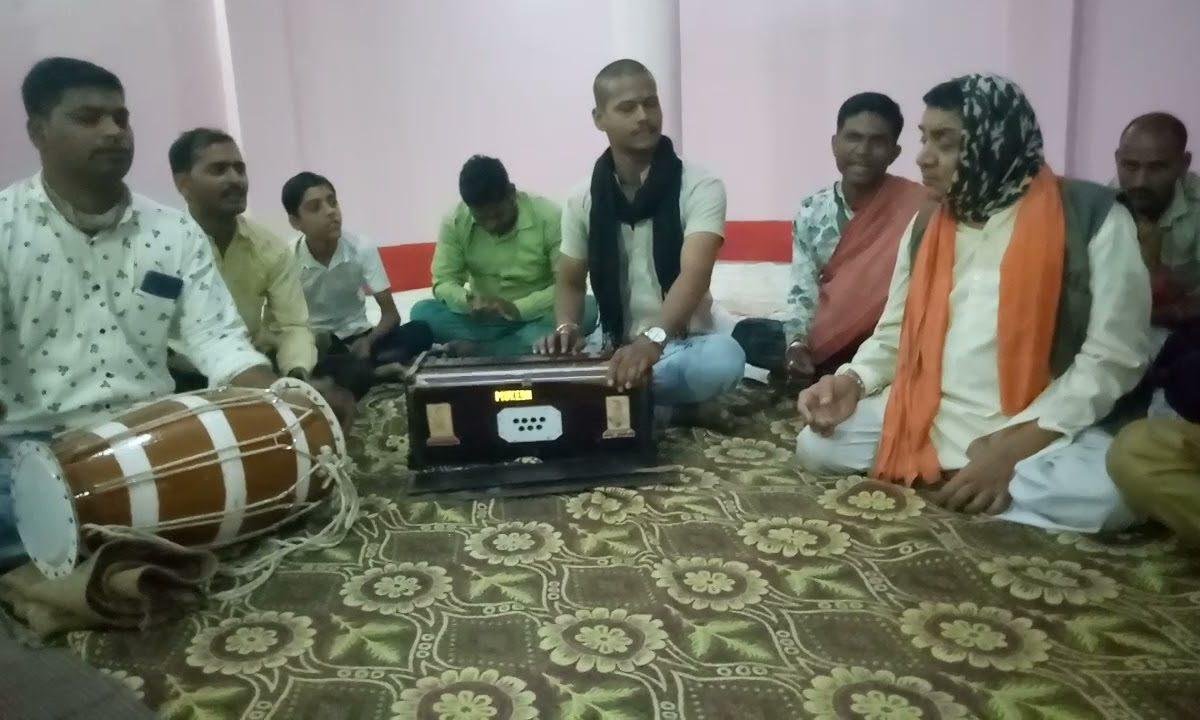 भोले बाबा की मढ़ैया भैया देख आये जी Lyrics, Video, Bhajan, Bhakti Songs