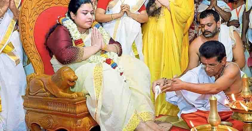 Chakkulathukavu Temple, Kerala: the male priest wash the feet of female devotees who have fasted for 10 days.