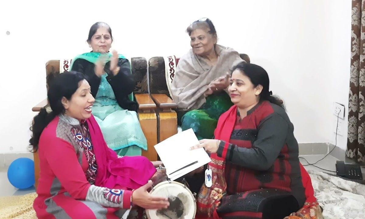 अखिया नी माँ नाल मुरली वाले दे | Lyrics, Video | Krishna Bhajans