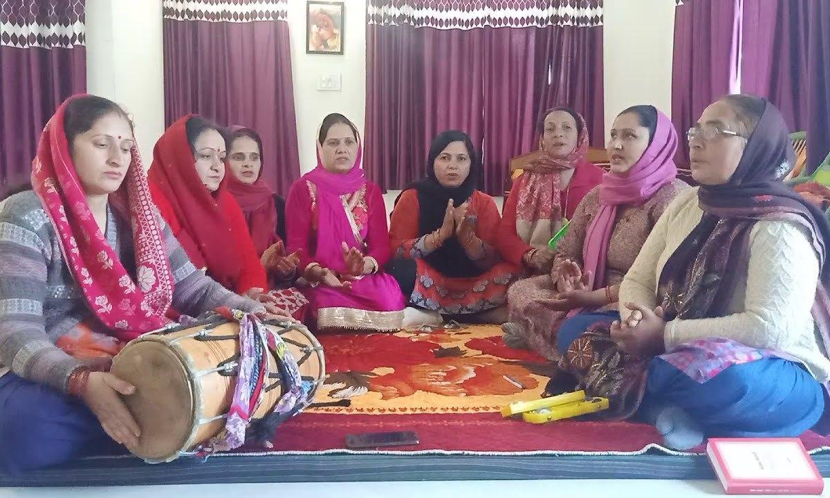 आ श्यामा मैं तैनू याद करदी | Lyrics, Video | Krishna Bhajans