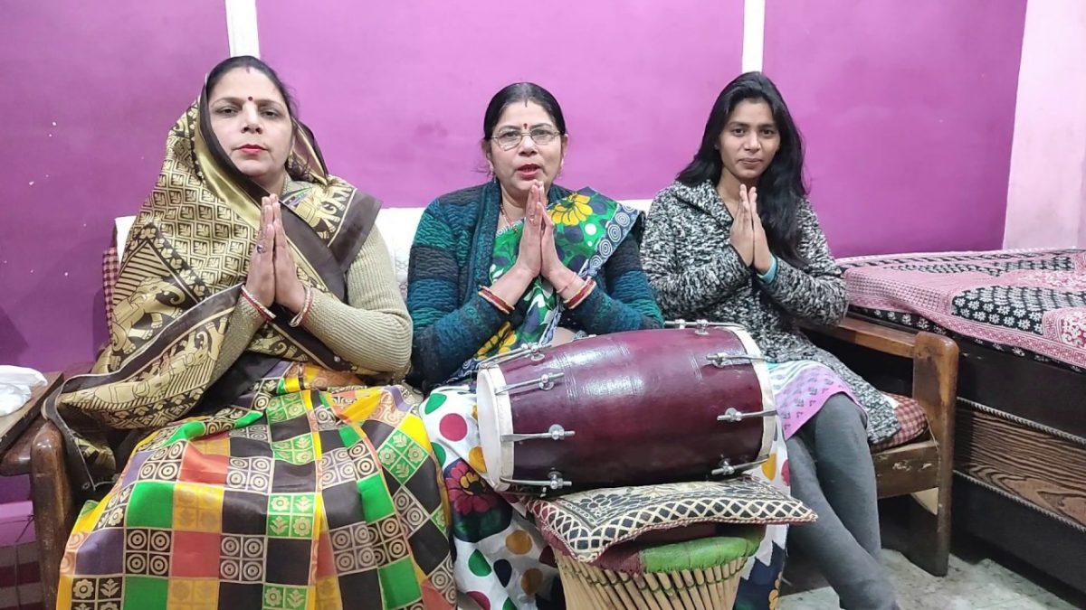धीरे धीरे बांसुरी बजा जा रे कन्हैया | Lyrics, Video | Krishna Bhajans