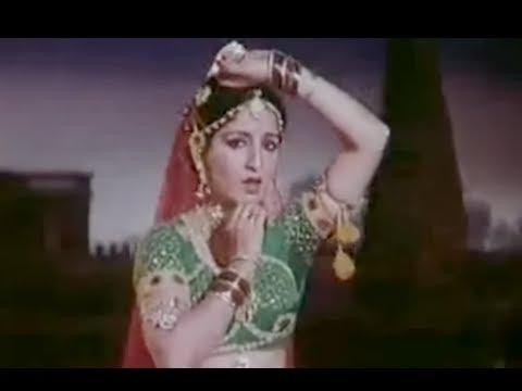 सारी दई मोपे पर रंग की गगर | Lyrics, Video | Krishna Bhajans