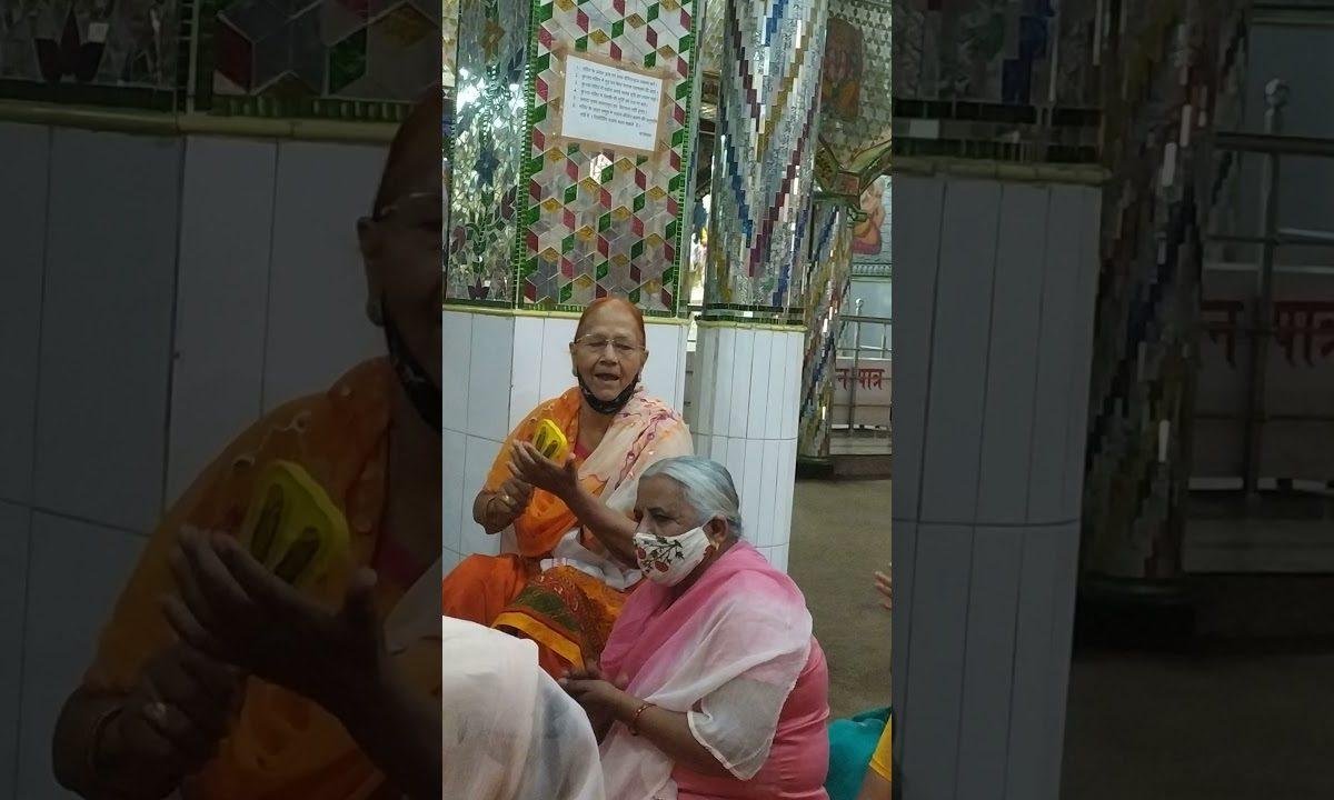 मुरलिया राधे से बतलाये | Lyrics, Video | Krishna Bhajans