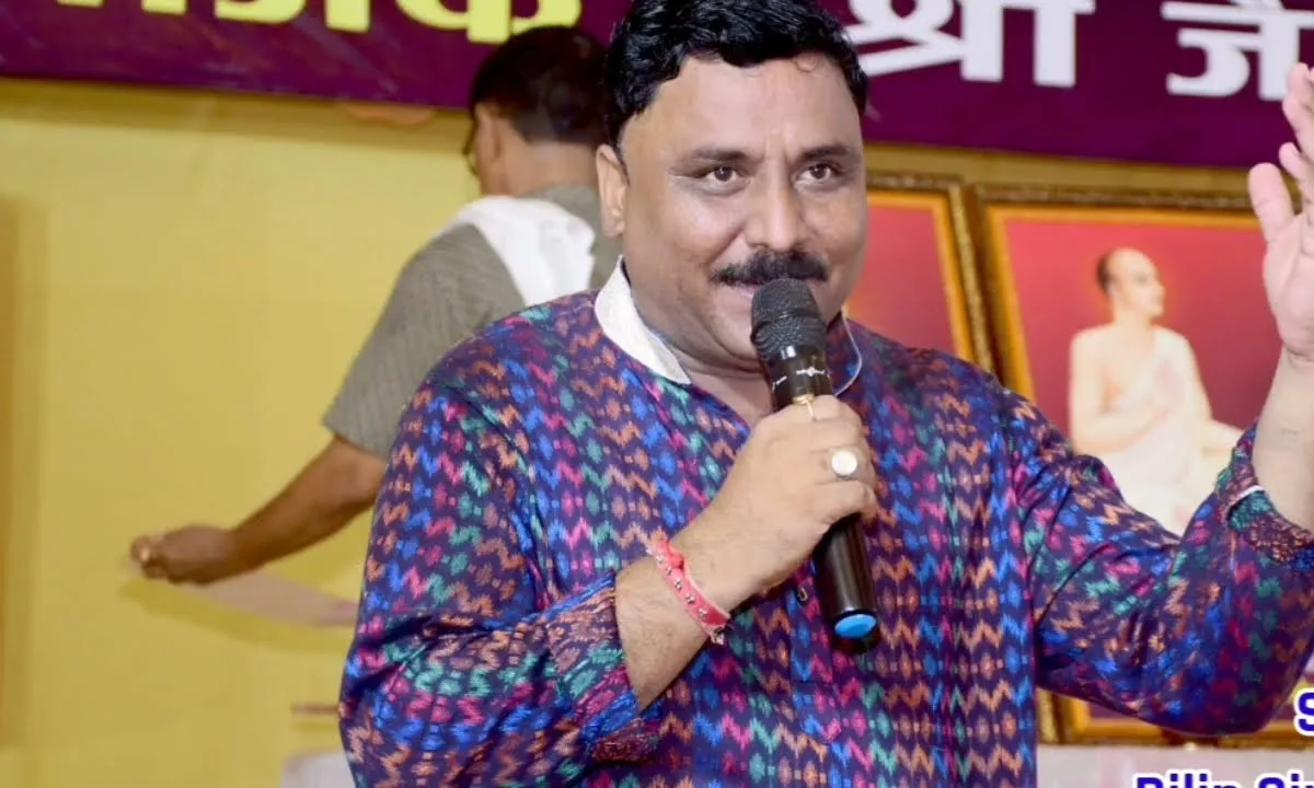 साधु साध्वी चल रहे है विहार यात्रा में रोड पर Lyrics, Video, Bhajan, Bhakti Songs