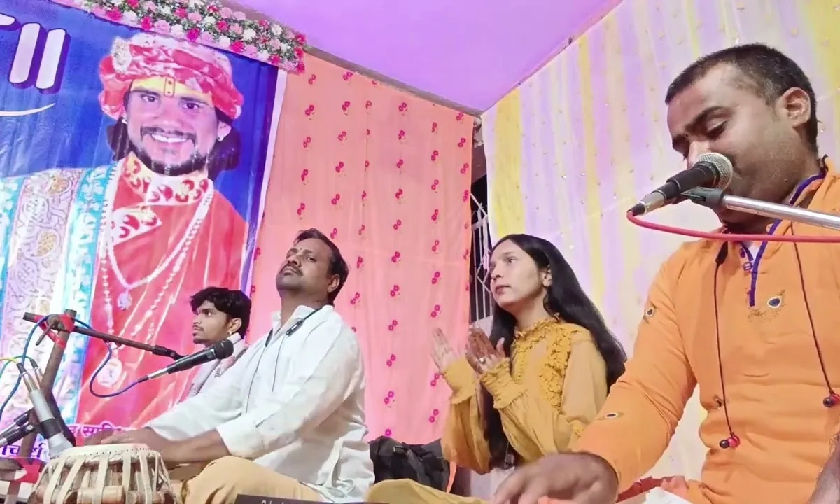 है राम लला की प्राण प्रतिष्ठा घर घर दीप जलाना है Lyrics, Video, Bhajan, Bhakti Songs