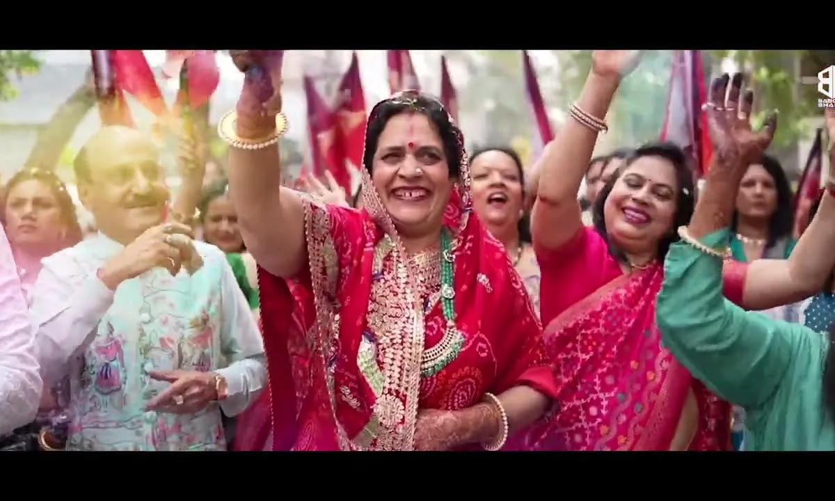 चालो बाबोसा रे सागे आपा खेला होली Lyrics, Video, Bhajan, Bhakti Songs