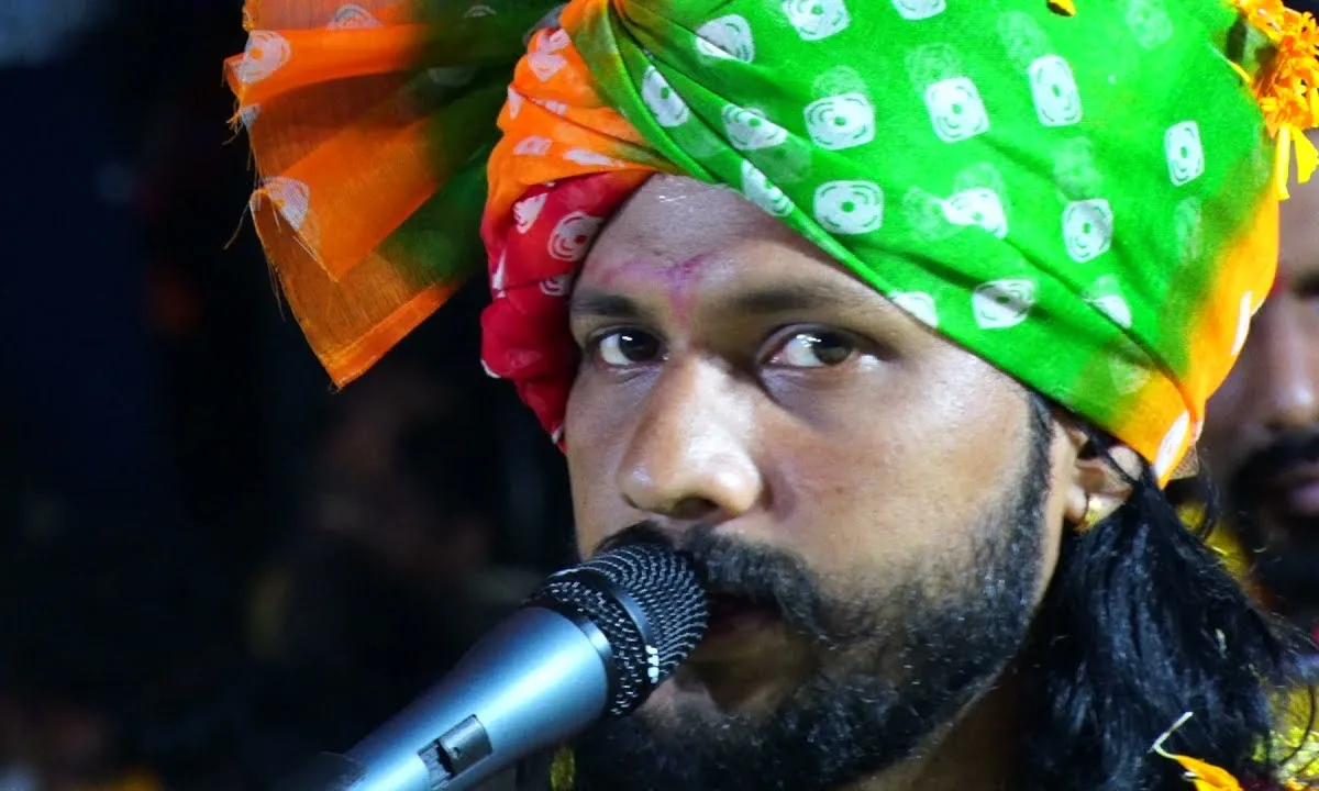 रंग रंगीली चुनर ओढ के माँ गरबा में आवजो जी Lyrics, Video, Bhajan, Bhakti Songs